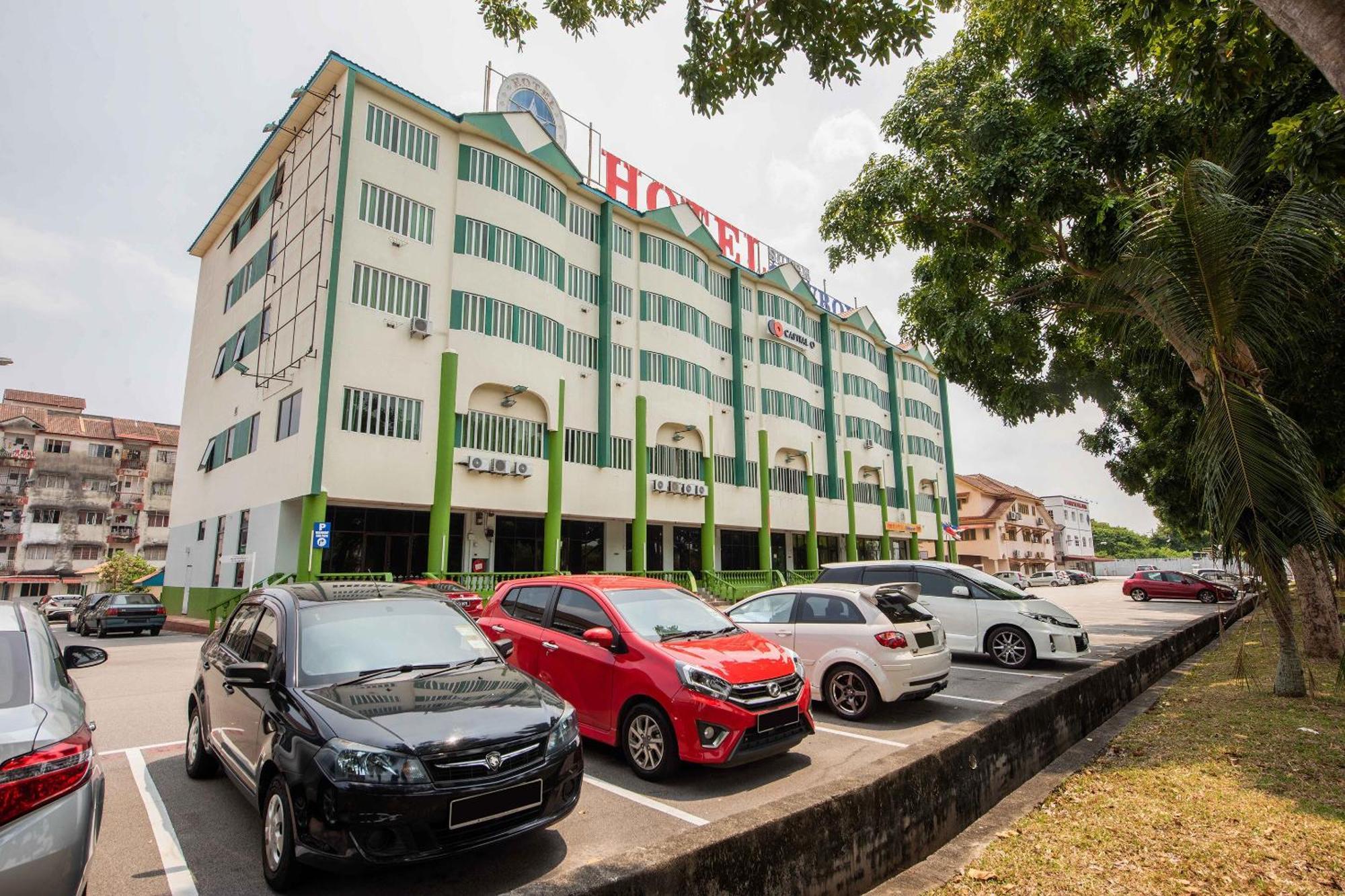 Oyo 89432 ホテル スーパー カウボーイ Malacca エクステリア 写真